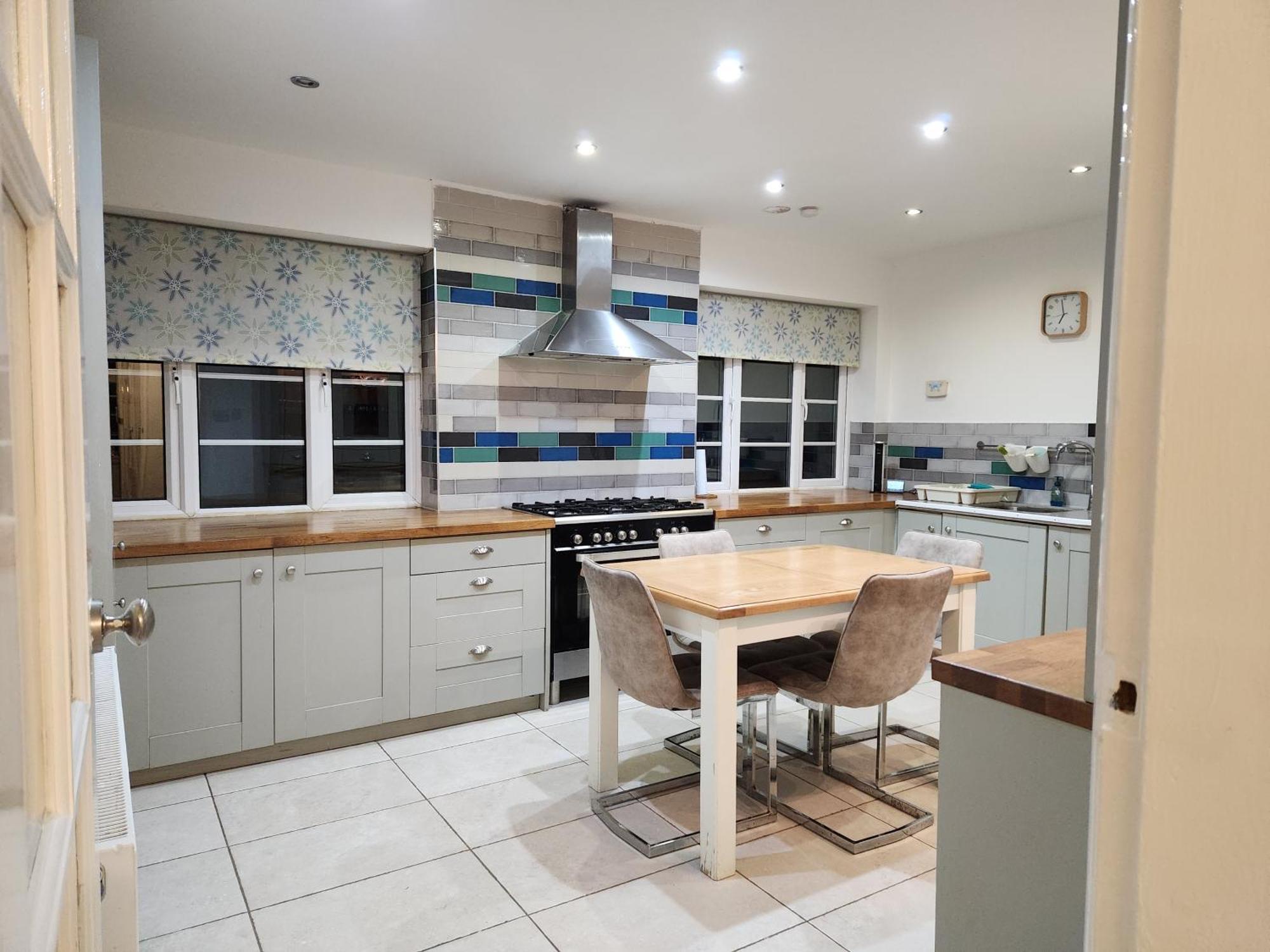 Elmdon House With 4 Spacious Bedrooms To Choose Birmingham Exterior photo