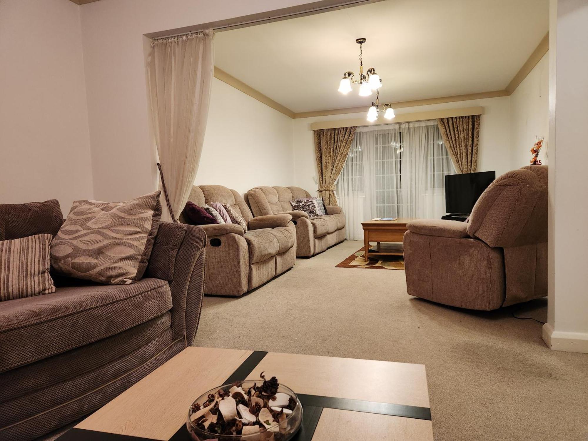 Elmdon House With 4 Spacious Bedrooms To Choose Birmingham Exterior photo